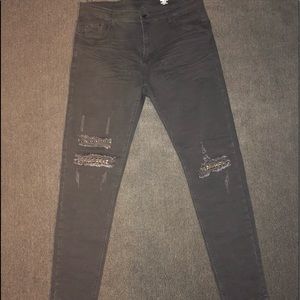 Men Skinny Fit black distressed Jeans w/studs